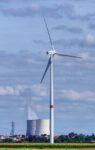 Strom aus Atomkraft oder doch aus erneuerbaren Energien? Energiepolitik in Deutschland: Kosten vs. Risiko