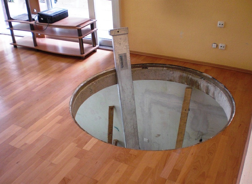 Foto: Deckenöffnung im Einfamilienhaus Foto: Deckenöffnung im Einfamilienhaus
