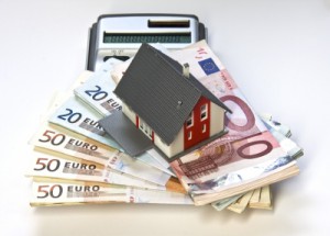 Finanzdienstleistungen für die eigenen Vier Wände; Bild: Thorben Wengert / pixelio.de