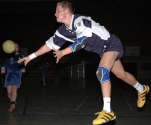 Handball; Bild: N.Schmitz / pixelio.de