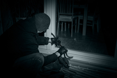 Einbruchschutz für das Haus; Bild: Bernd Kasper / pixelio.de