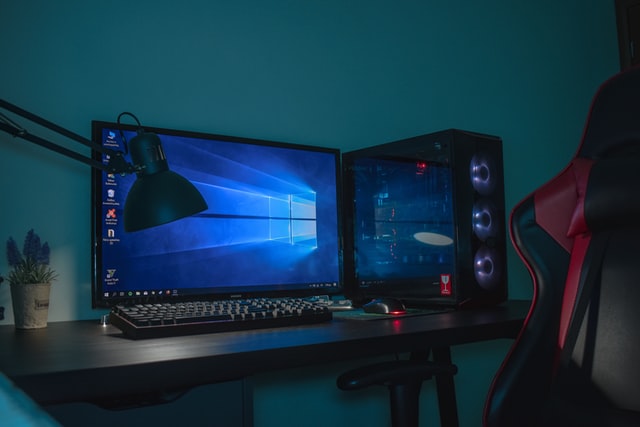 Das perfekte Gaming Zimmer; Photo by Balkouras Nicos on Unsplash