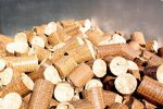 Was ist günstiger – Hackschnitzel oder Pellets ?