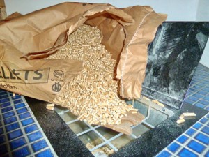 Die Pelletheizung als Alternative zur Beheizung mit Öl oder Gas; Bild: Dr. Klaus-Uwe Gerhardt / pixelio.de